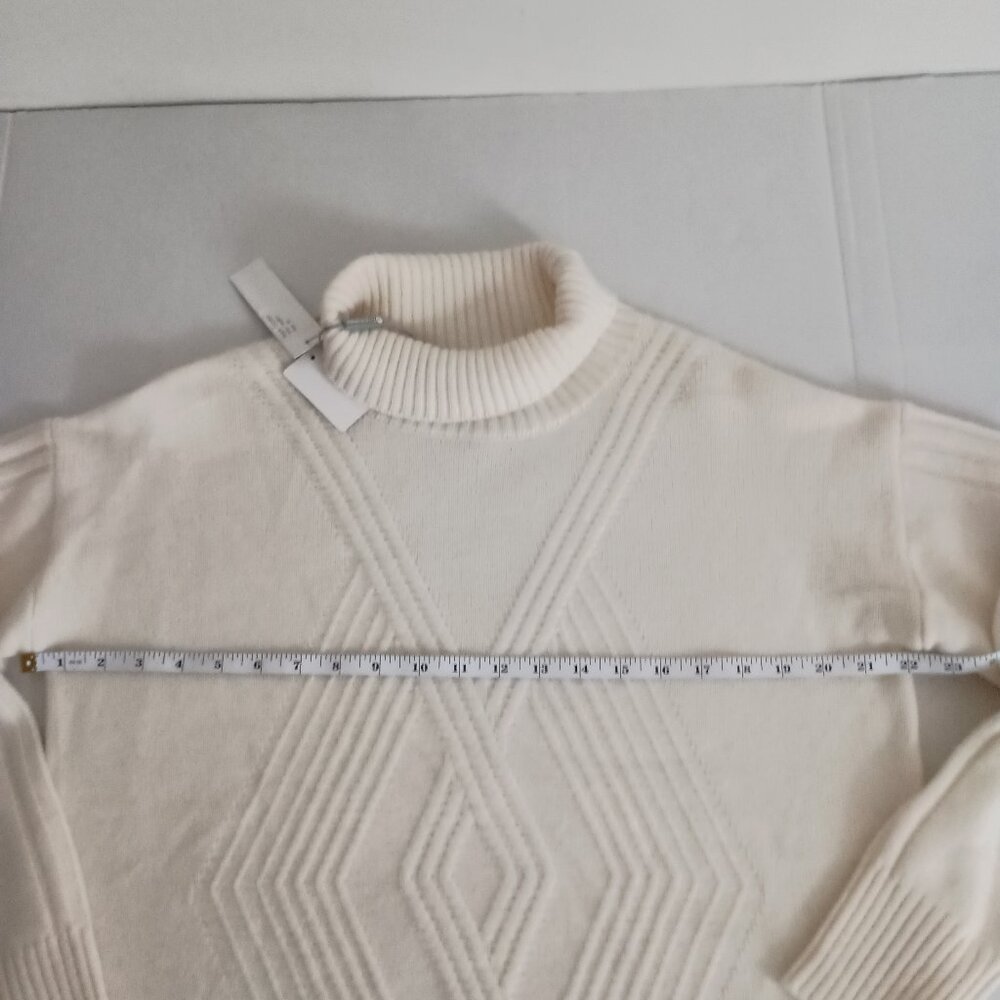 InCashmere Sweater 100% Cashmere Cream Roll Neck Women’s Size M NWT - Picture 12 of 16